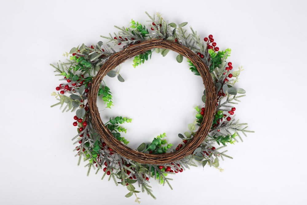 60cm Cranberry Christmas Wreath